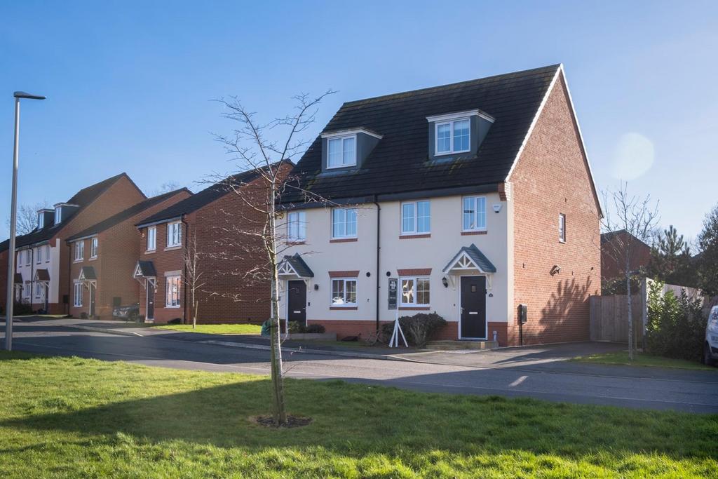 Firecrest Way, Kelsall 3 bed semidetached house £335,000