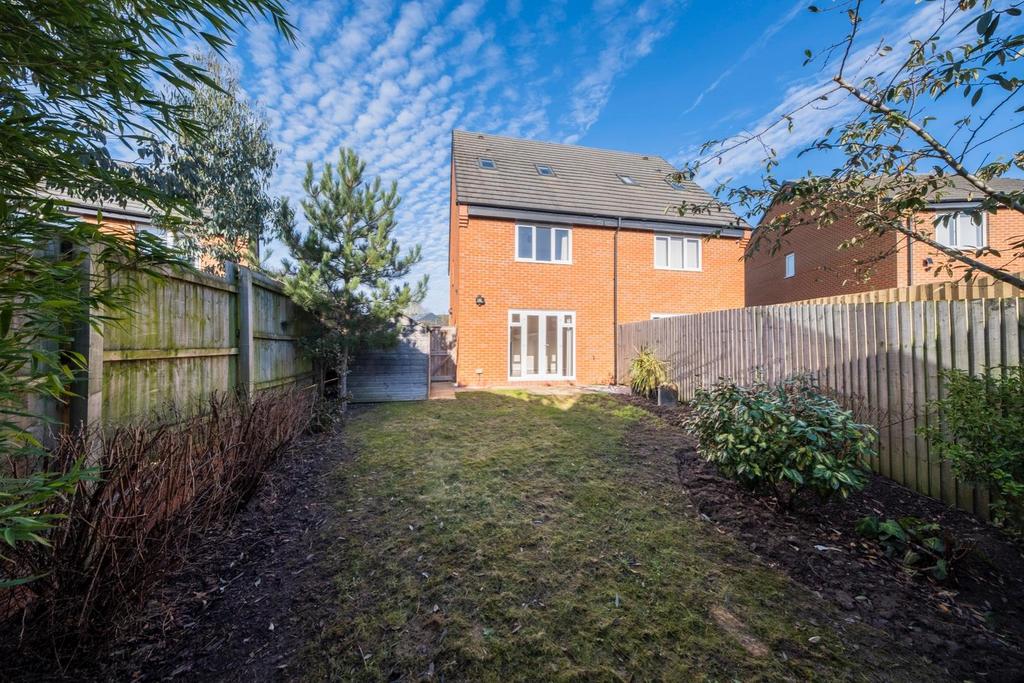 12 Firecrest Way-2-002.JPG