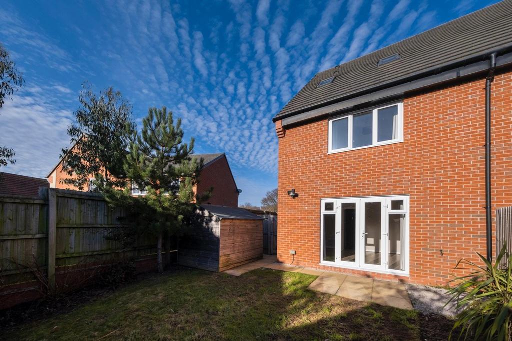 12 Firecrest Way-2-004.JPG