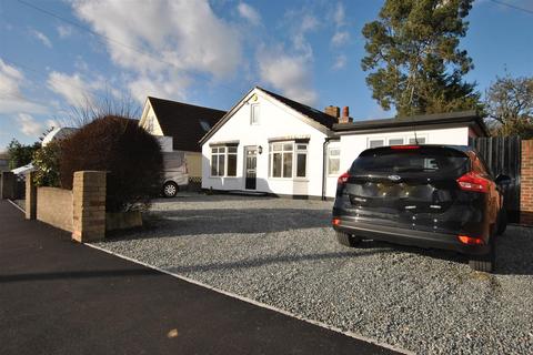 5 bedroom detached bungalow for sale - St. Margarets Avenue, Uxbridge