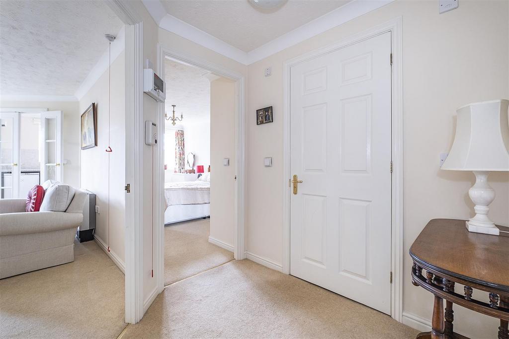 20-lynton-court-010.jpg