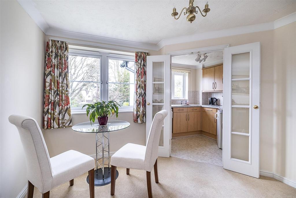 20-lynton-court-002.jpg
