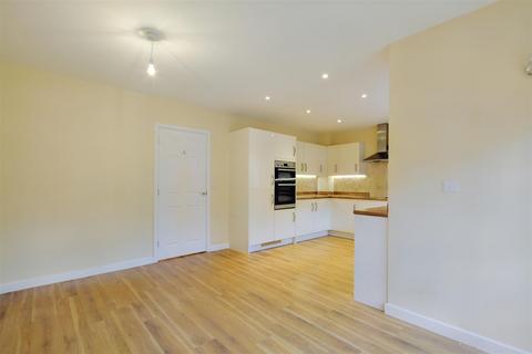 4 Canberra Close, Castle Donington, Derby, DE74 2AF