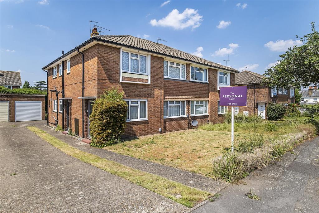Andrews Close, Epsom 2 bed for sale £400,000