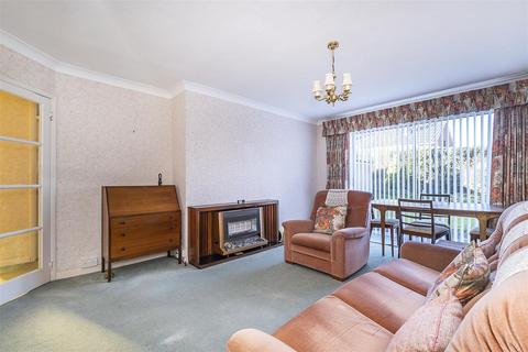 Lower Maisonette, 14 Andrews Close, Epsom, KT17 4EX