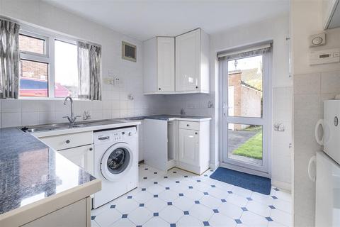 Lower Maisonette, 14 Andrews Close, Epsom, KT17 4EX