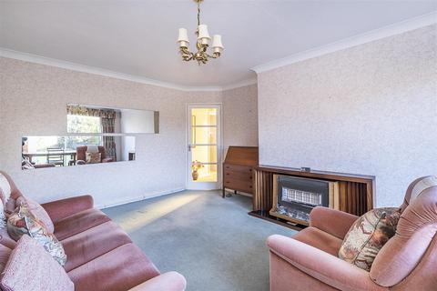 Lower Maisonette, 14 Andrews Close, Epsom, KT17 4EX