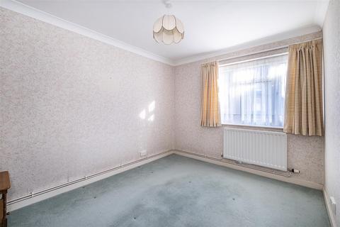 Lower Maisonette, 14 Andrews Close, Epsom, KT17 4EX
