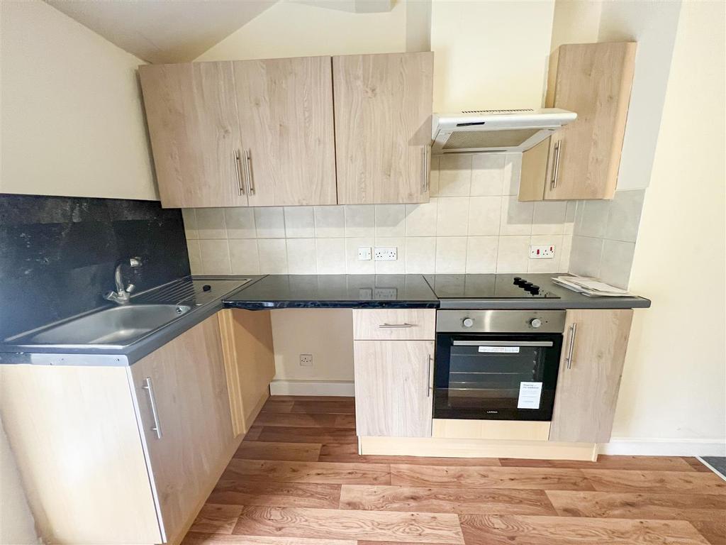 Bury Road, Rawtenstall, Rossendale 1 bed flat £450 pcm (£104 pw)