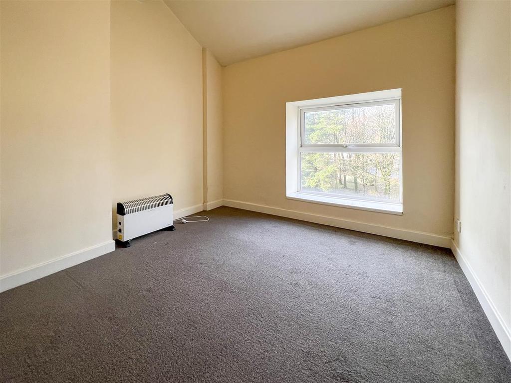 Bury Road, Rawtenstall, Rossendale 1 bed flat £450 pcm (£104 pw)