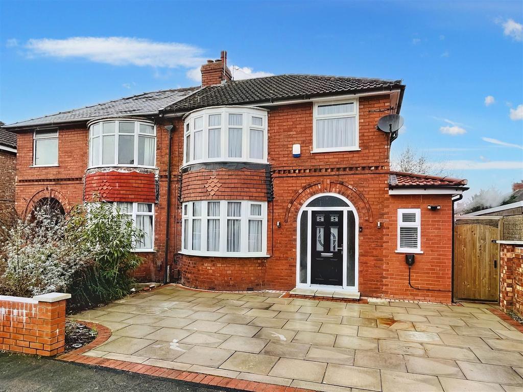 Leicester Avenue, Timperley, Altrincham 3 bed semidetached house £500,000