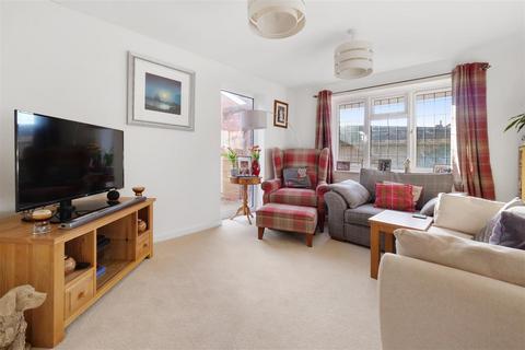 2 Holder Close, Bidford On Avon, Alcester, B50 4EG