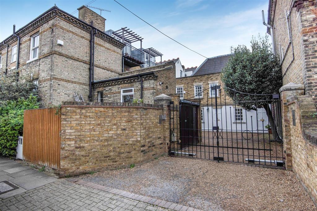 Stanbridge Road, Putney, SW15 2 bed flat for sale £450,000
