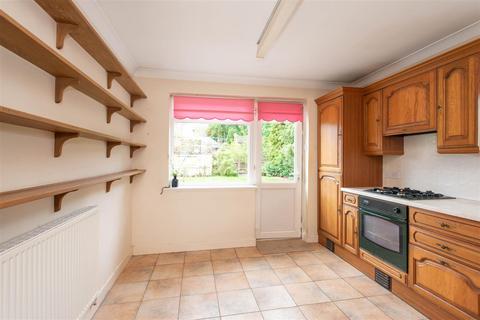 66 Rolleston Avenue, Petts Wood, Orpington, BR5 1AL