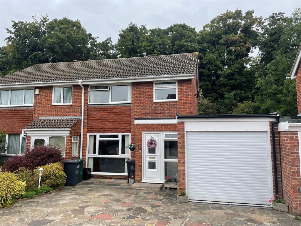 Arne Grove, Orpington 3 bed semidetached house for sale £530,000