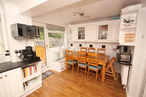 32 Arne Grove, Orpington, BR6 9TT