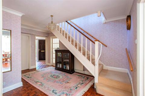 20 Yester Road, Chislehurst, BR7 5LT