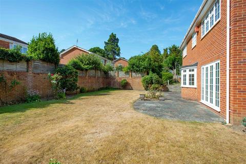 20 Yester Road, Chislehurst, BR7 5LT