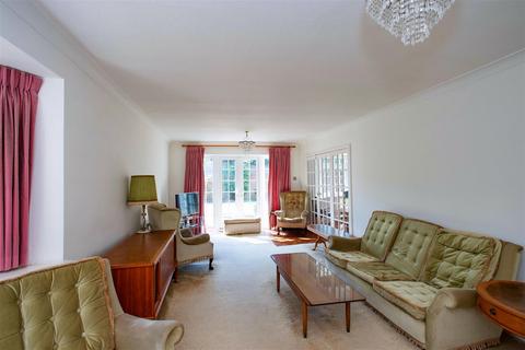 20 Yester Road, Chislehurst, BR7 5LT