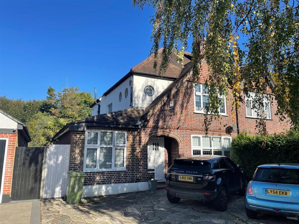 Petts Wood Road, Petts Wood East 3 bed semidetached house £995,000