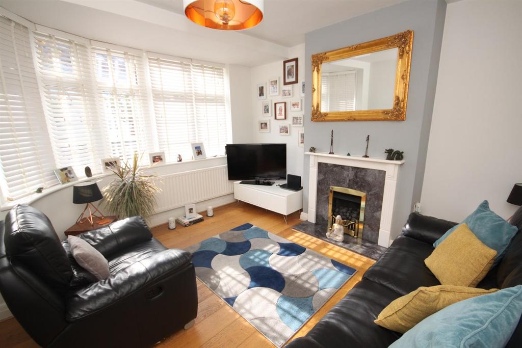 Fieldway, Petts Wood East 3 bed semidetached house £725,000