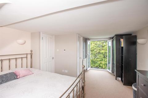 4 bedroom end of terrace house for sale - Faringdon Avenue, Bromley