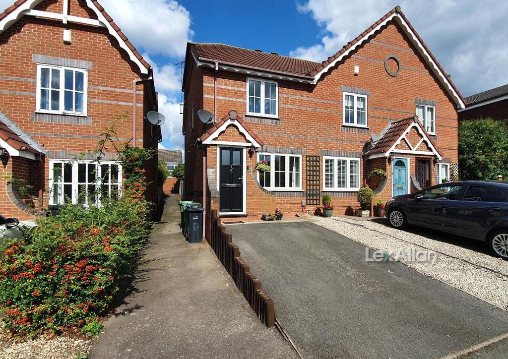Marlborough Drive, Stourbridge 2 bed end of terrace house £250,000