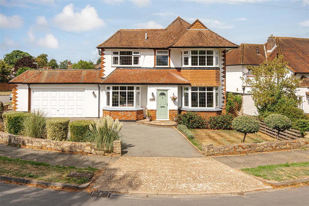Yewlands Close, Banstead 6 bed detached house £1,250,000