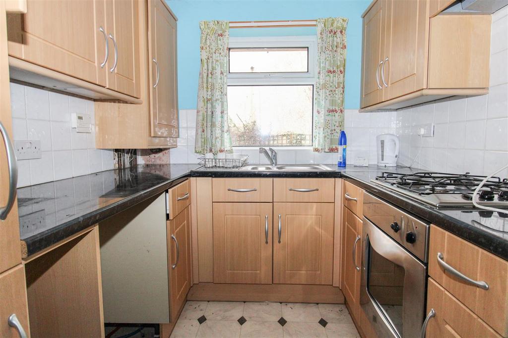 Kilnhurst Road, Rawmarsh, Rotherham 2 bed detached bungalow £150,000