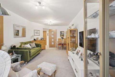 1 bedroom apartment for sale, Churchfield Road, Walton-On-Thames