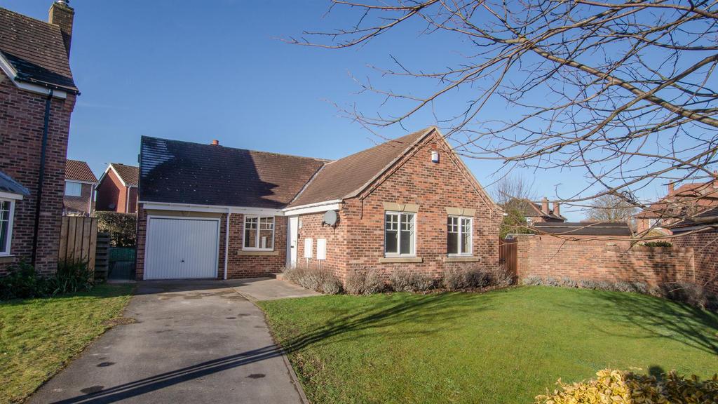 Dykes Lane, Copmanthorpe, York, YO23 3YT 3 bed bungalow £1,400 pcm (£