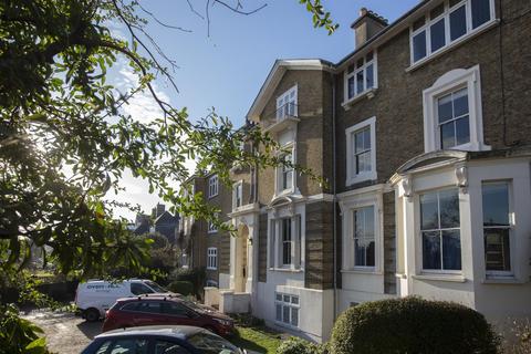 11 Courtside, London, SE26 4RE