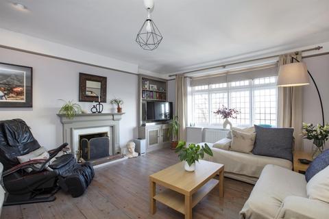 11 Courtside, London, SE26 4RE