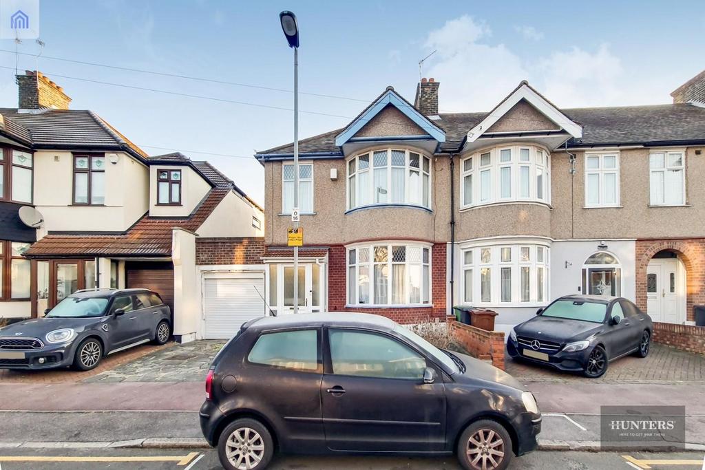 Oulton Crescent, Barking, IG11 3 bed end of terrace house for sale £