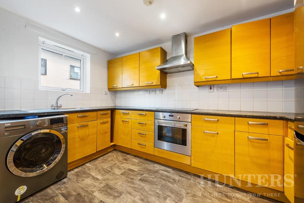 Flat 34, Eileen Lenton Court N15 4 UR-3.jpg
