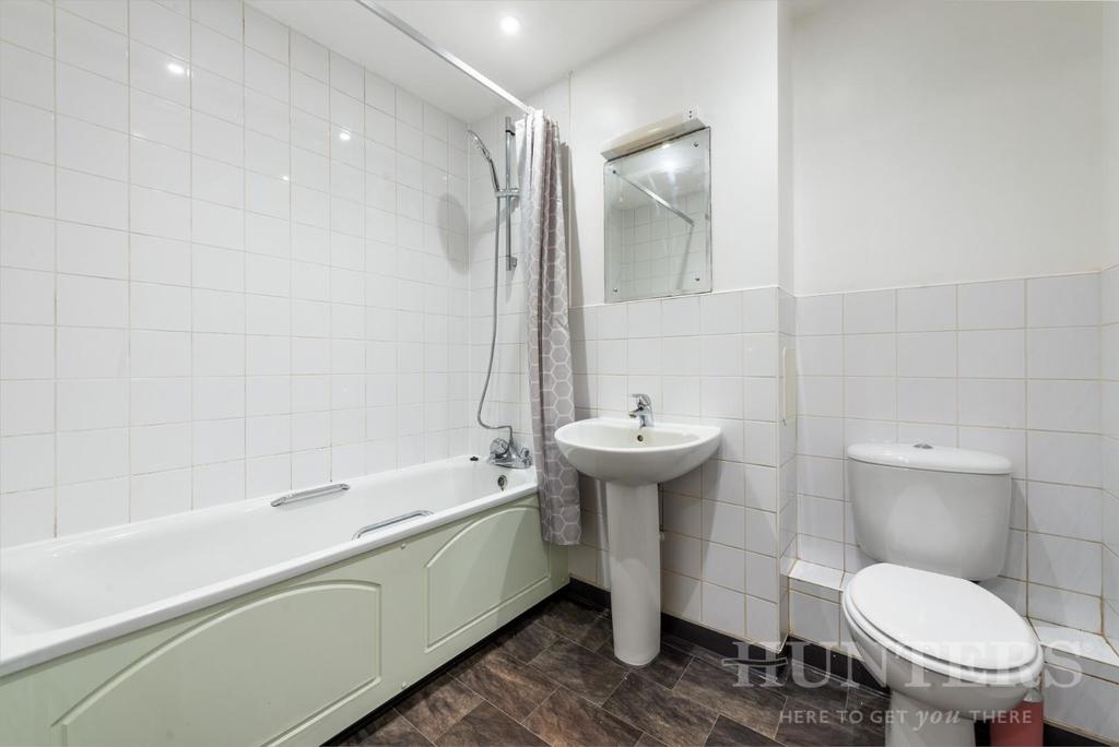 Flat 34, Eileen Lenton Court N15 4 UR-5.jpg