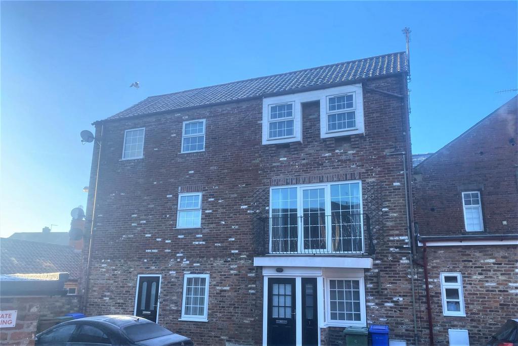 Chapmangate, Pocklington, York 2 bed flat £130,000