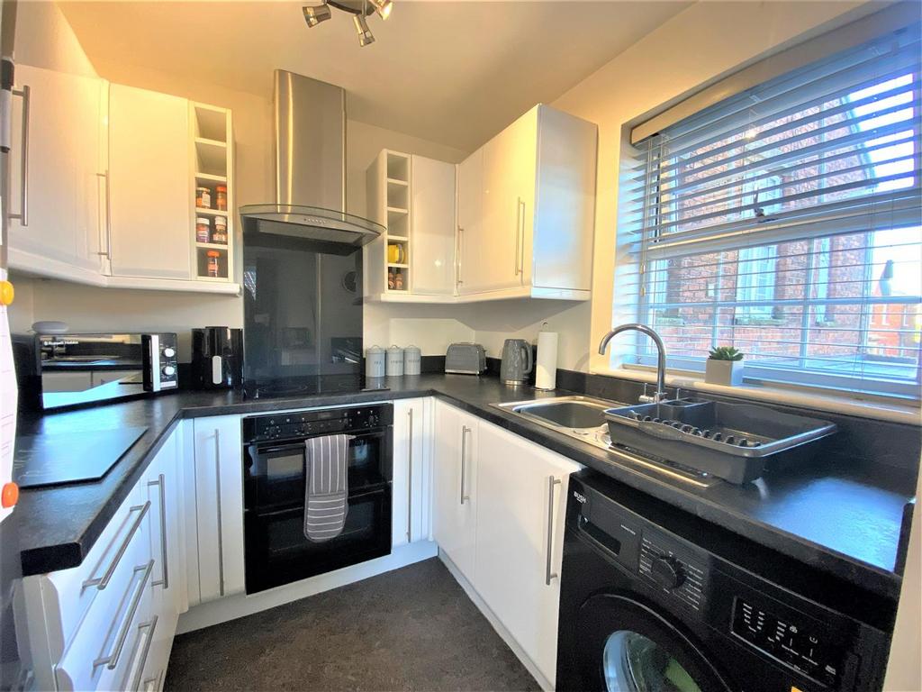 Chapmangate, Pocklington, York 2 bed flat £130,000