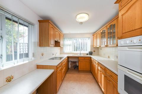 2 bedroom detached bungalow for sale - Nottingham Road, Burton Joyce, Nottingham