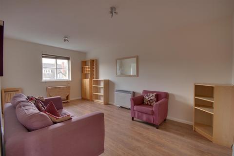 2 bedroom apartment for sale - Bowling Court, Mildred Avenue, Watford