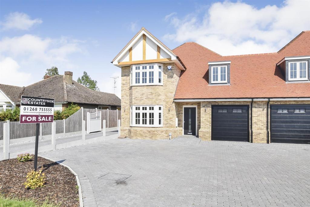 Guernsey Gardens, Wickford 4 bed detached house for sale £700,000