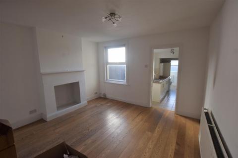 2 bedroom end of terrace house for sale - Cardiff Road, Watford