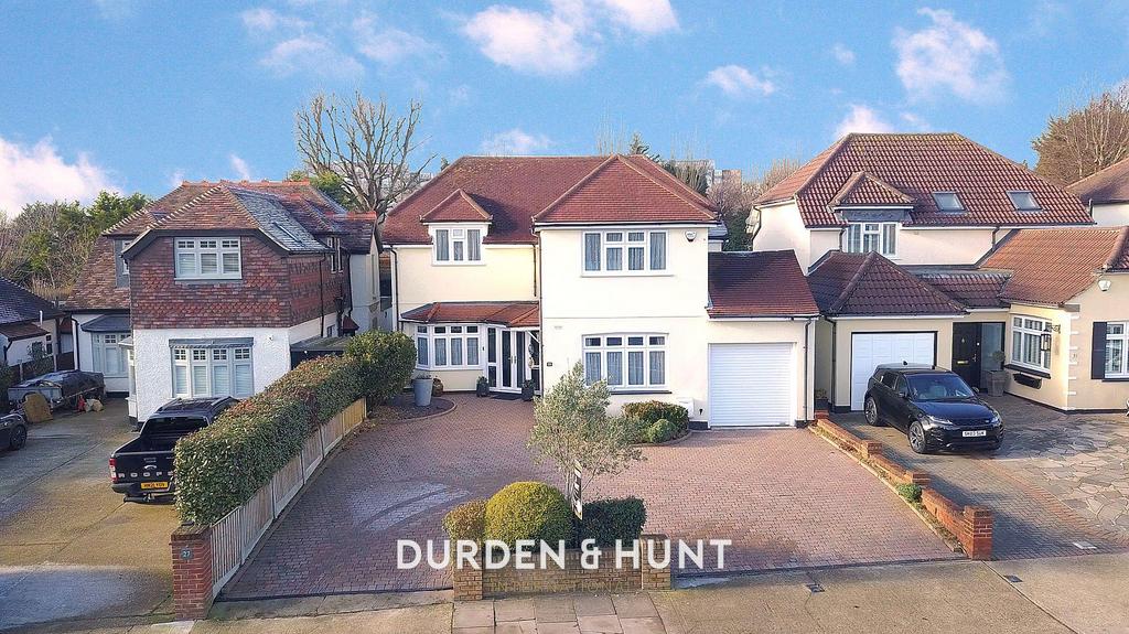 Ardleigh Green Road, Hornchurch, RM11 4 bed detached house £1,100,000