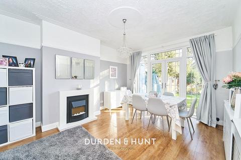 9 Netherpark Drive, Romford, RM2 5RJ