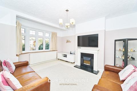9 Netherpark Drive, Romford, RM2 5RJ