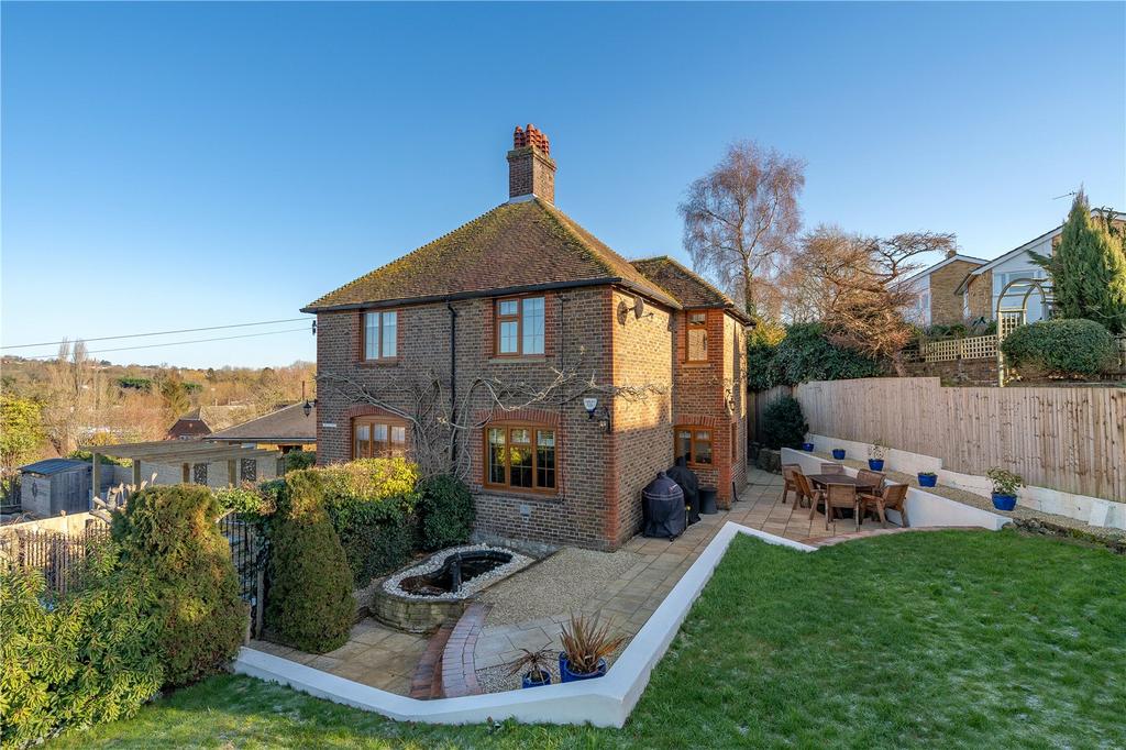 Station Hill, East Farleigh, Maidstone, ME15 3 bed semidetached house for sale £450,000