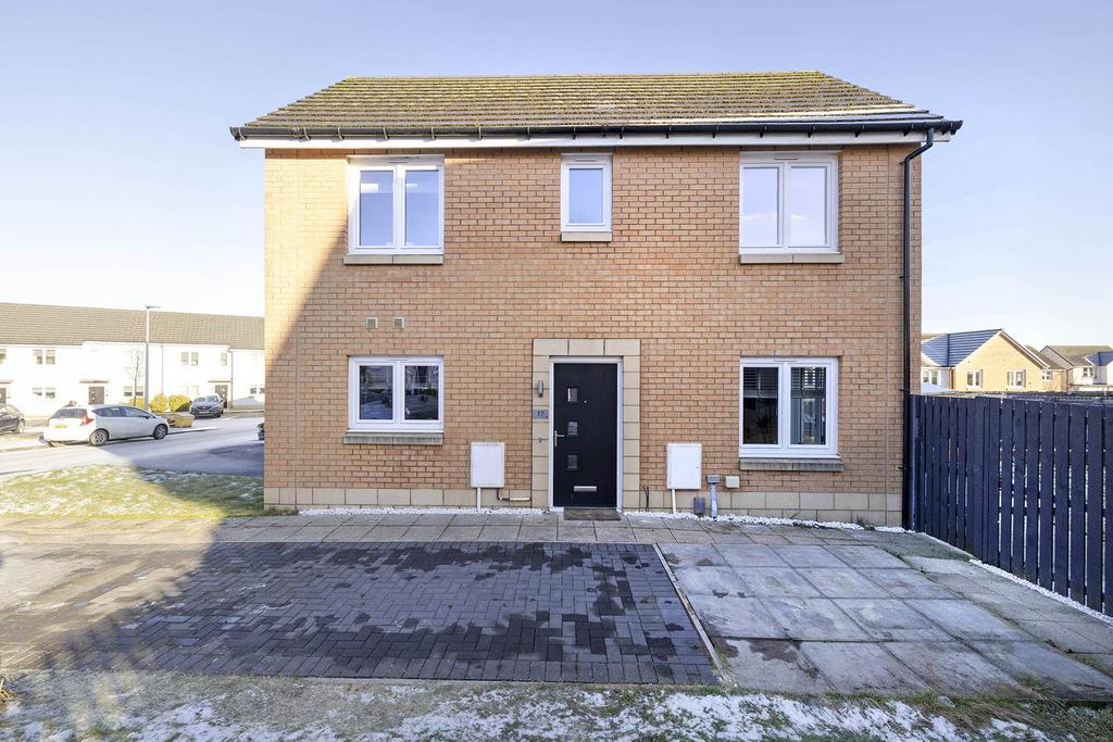 17 Benny Drive, Denny, FK6 3 bed end of terrace house for sale £235,000