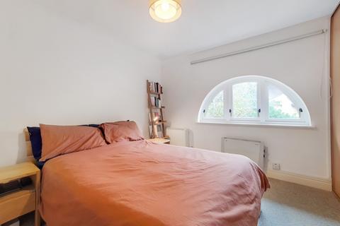 87 Pincott Place, London, SE4 2ES