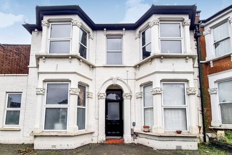 Flat C, 5 Torridon Road, London, SE6 1AQ