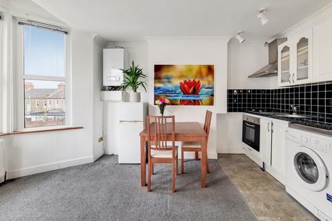 Flat C, 5 Torridon Road, London, SE6 1AQ